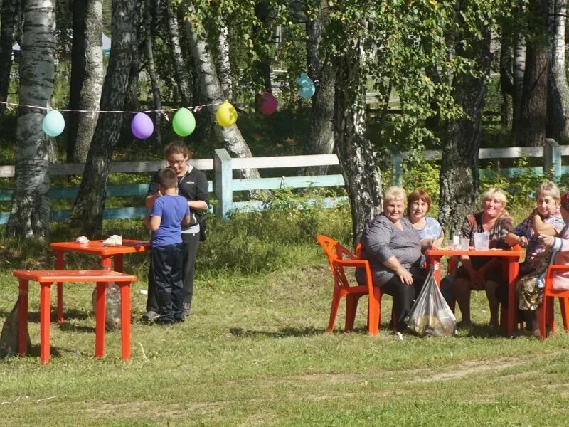 Погода село зырянское томской. Деревня Окунеево Зырянский район Томск. Село Окунеево Зырянского района. Администрация Зырянского района Томской области. Село Зырянское.