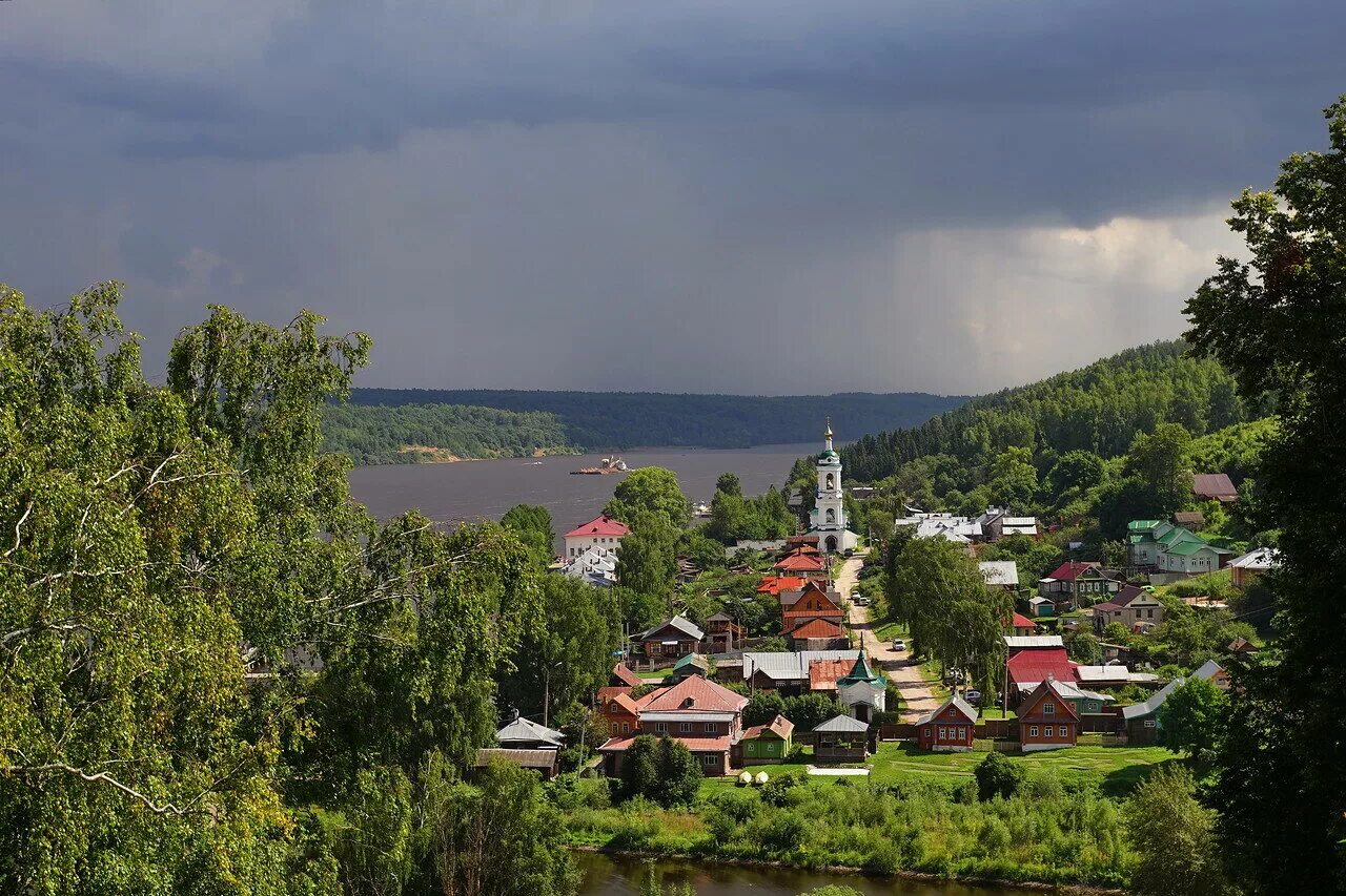 В каком городе находится плес. Поселок Плес. Г Плес Ивановской области. Плёс 1410. Город Плес с высоты птичьего полета.