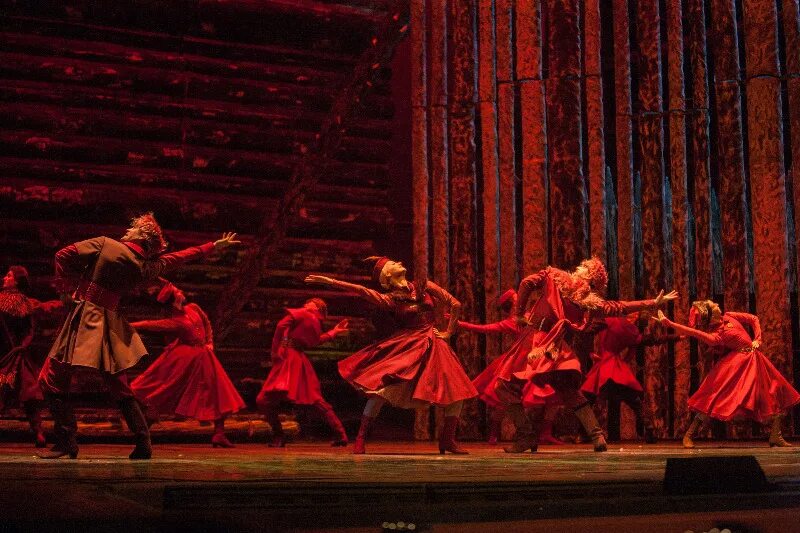 Опера иван сусанин бал мазурка. Иван сусанин польские танцы. Опера глинко ивансусанин. А. Оперы князь игорь бородина.