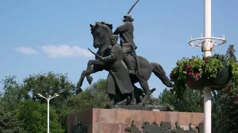 Памятники в городе ростов