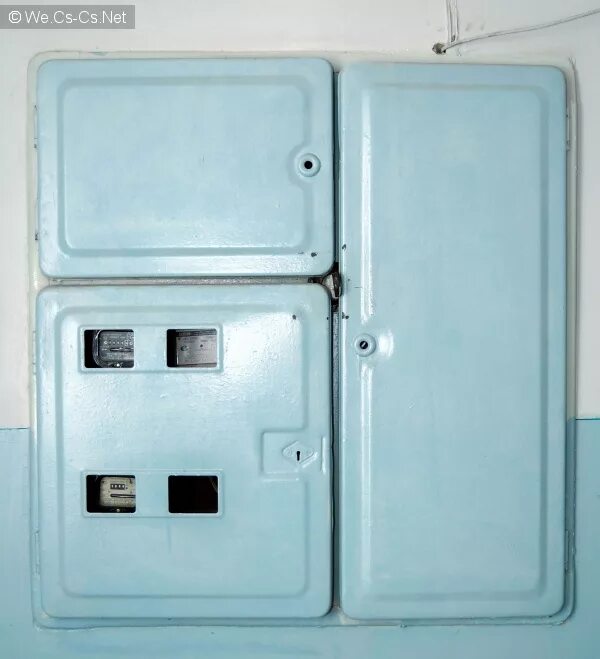 советские электрощитки. старый щиток электрический. советский счетчик электроэнергии рубильник. старый щиток электрический. электрощиток в хрущевке.