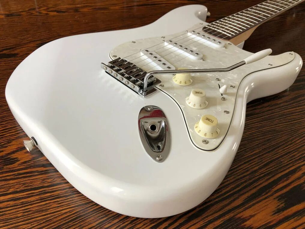 Squier contemp special. Фендер стратокастер z 9068288.