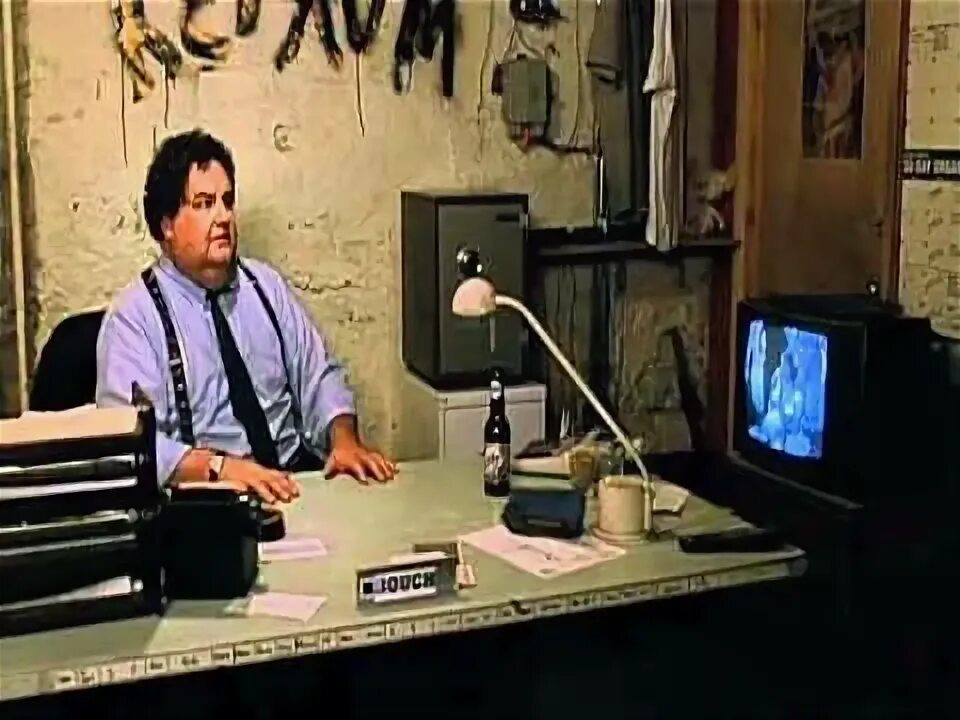 Включи видео брат 2. Брат 2 фильм 2000. брат 2 фильм из телевизора. брат 2 телевизор. брат 2 фильм сцены.