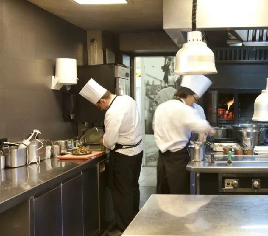 Нома ресторан кухня. Ресторан на бадаевском заводе. Duma bar kitchen москва. Nudles bar москва кухня. Виладж китчен ресторан на мосфильмовской.