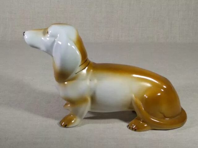 статуэтка собака спаниель staffordshire стаффордшир. новогодняя фигурка собаки. синтаксический анализ замените словосочетание в водяных дорожках. фарфоровый королевский стаффордшир спаниель. ифз собаки.