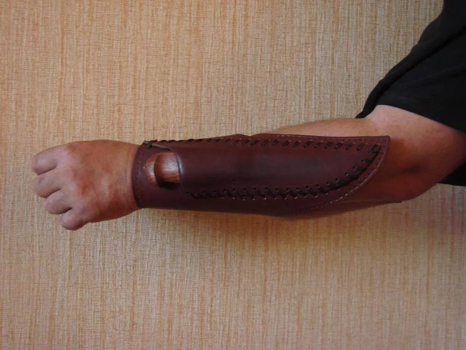 Ножны для ножа на руку. Ножны с горизонтальным креплением. Ножны в рукаве. Ножны для ножа на ремень. Ножны скрытого ношения из кожи.