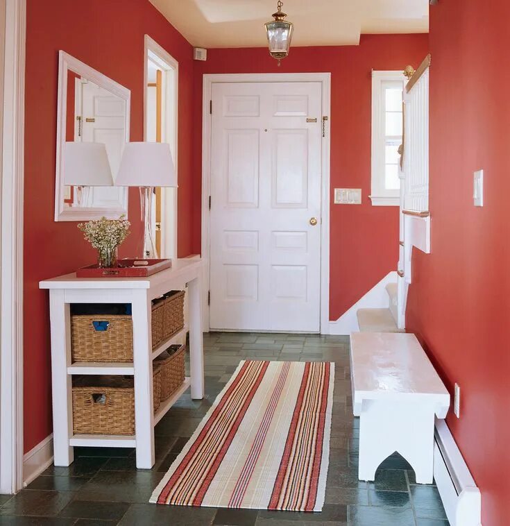 Peindre son couloir en couleur, l’astuce déco parfaite pour looker son intérieur