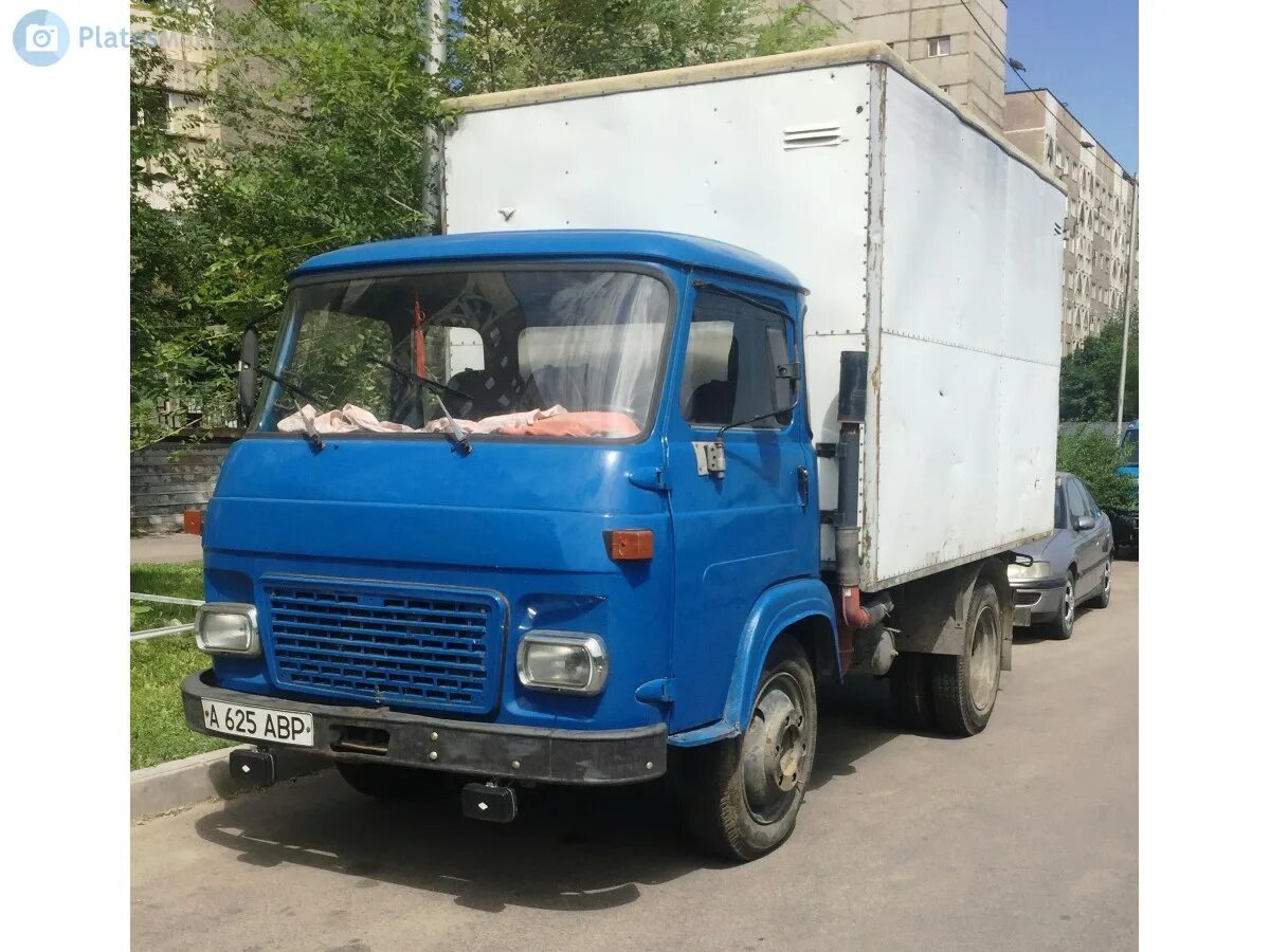 Авиа авто с пробегом. Avia a31. Грузовик Avia a31. Avia a31 кабина. Avia a31 ПТФ.