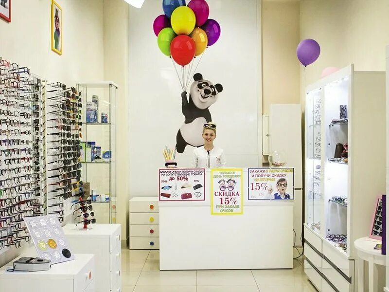 магазины детской оптики. галерея очков на таганке для детей. оптика голливуд беляево. магазины детской оптики. бинооптика интерьер.