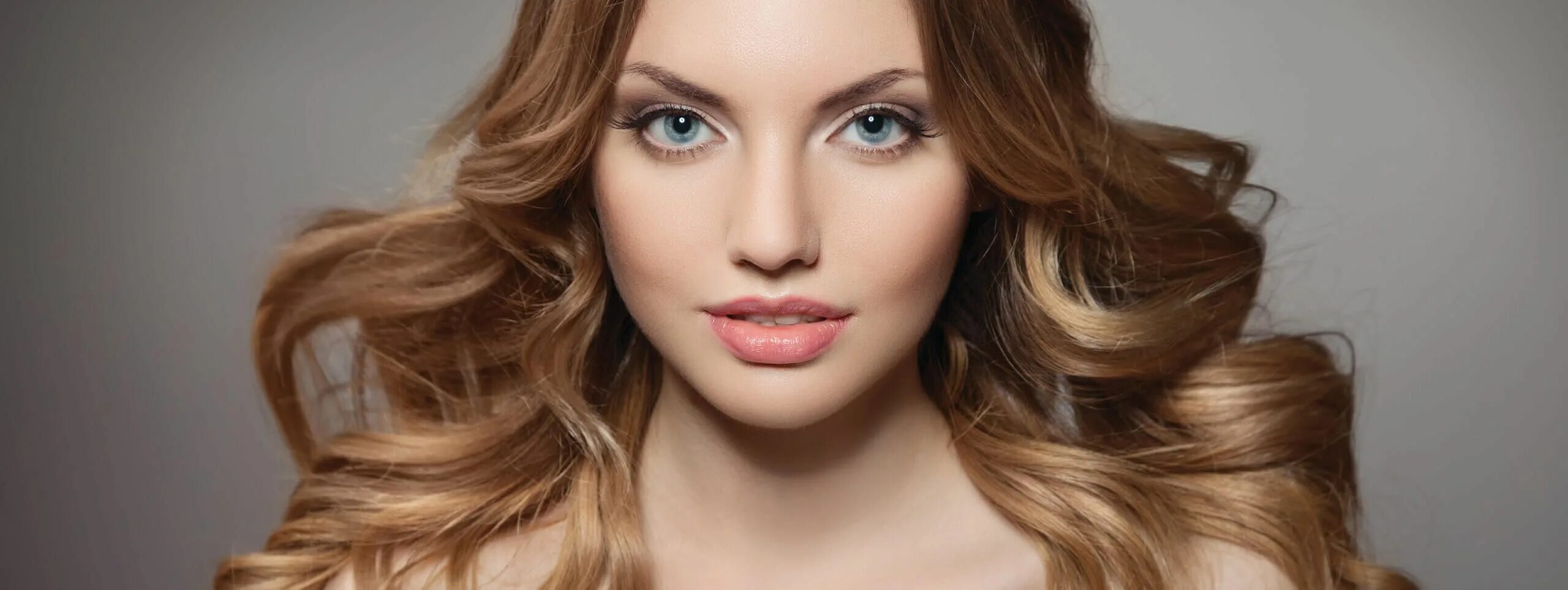 Бронзинг окрашивание волос. Мелирование медовый блонд. Мажиконтраст мелирование. Honey hair. Бако медовый цвет волос.