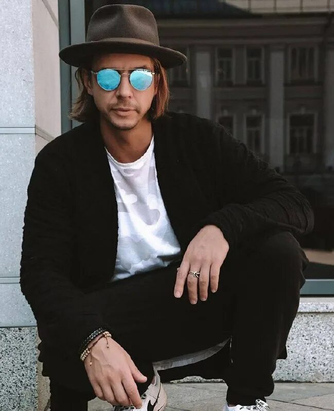 Sloword+rewold. Revold project. Revold xyz. Куда делась компания револд. Revold xyz.