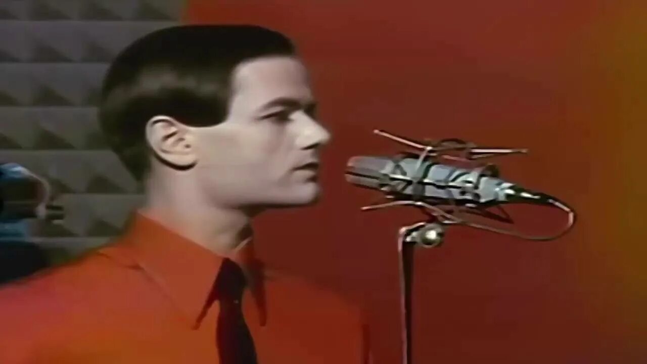 Kraftwerk 1978. Kraftwerk the Robots. Kraftwerk я твой работник. Ральф Хюттер в молодости. Крафтверк робот