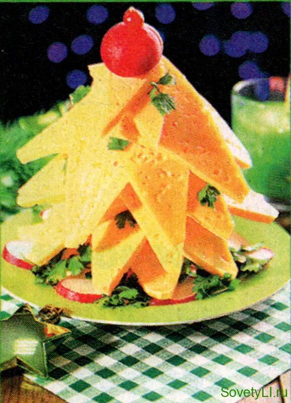 Как сделать елочку из сыра. Елка из сыра. Сырные елочки на новый год. Елка из сыра и оливок. Ёлка из сыра для украшения стола.