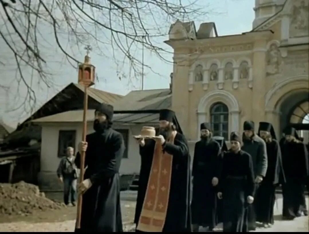 Живые помощи 40 раз слушать оптина пустынь. Оптина 1994. елеазар оптина пустынь. архимандрит антоний оптина пустынь 2025. братья карамазовы оптина пустынь.
