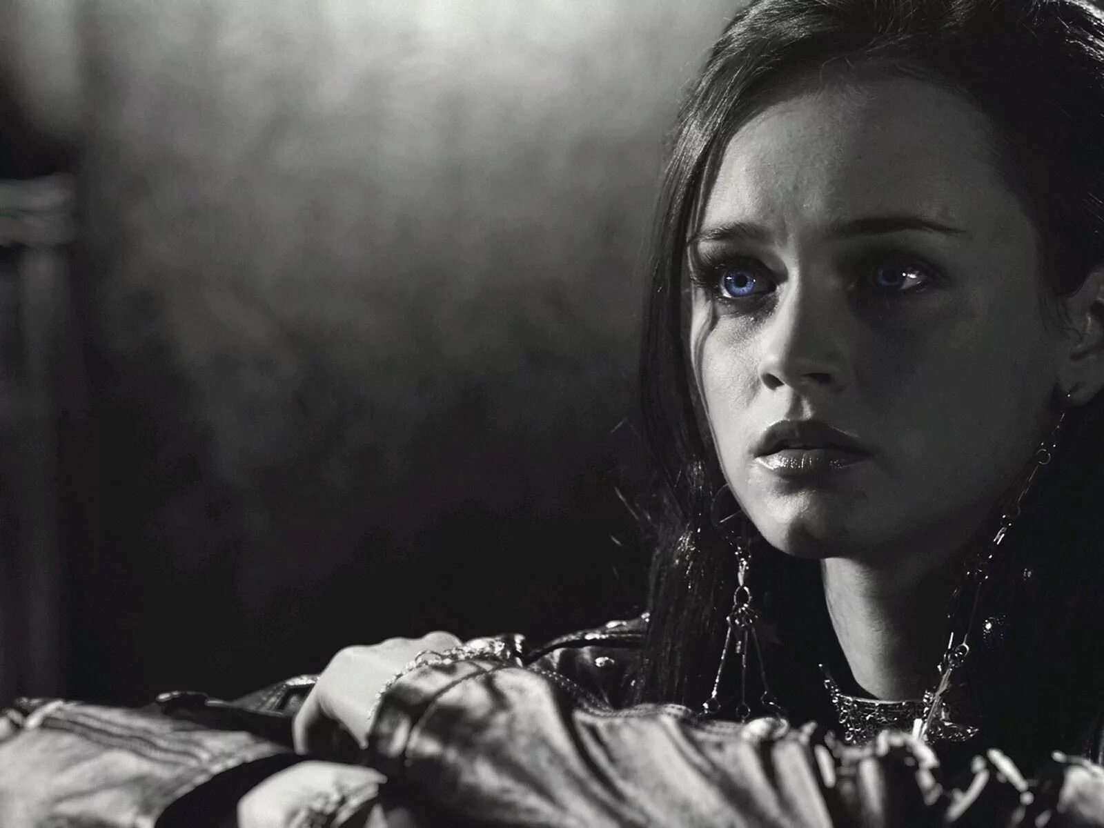 Просто прощание. Alexis Bledel. Alexis Bledel sin City. Alexis Bledel город грехов. Алексис Бледел город грехов фото.