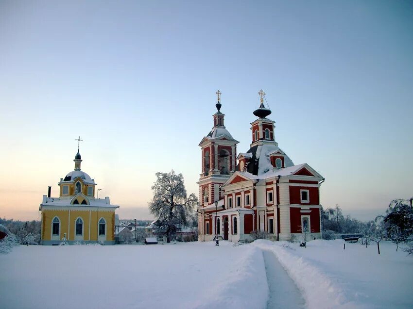 Церковь Казанской иконы Божией матери Пучково. Храм Пучково Троицк. Церковь в Пучково Троицк. Храм деревня Пучково Троицк