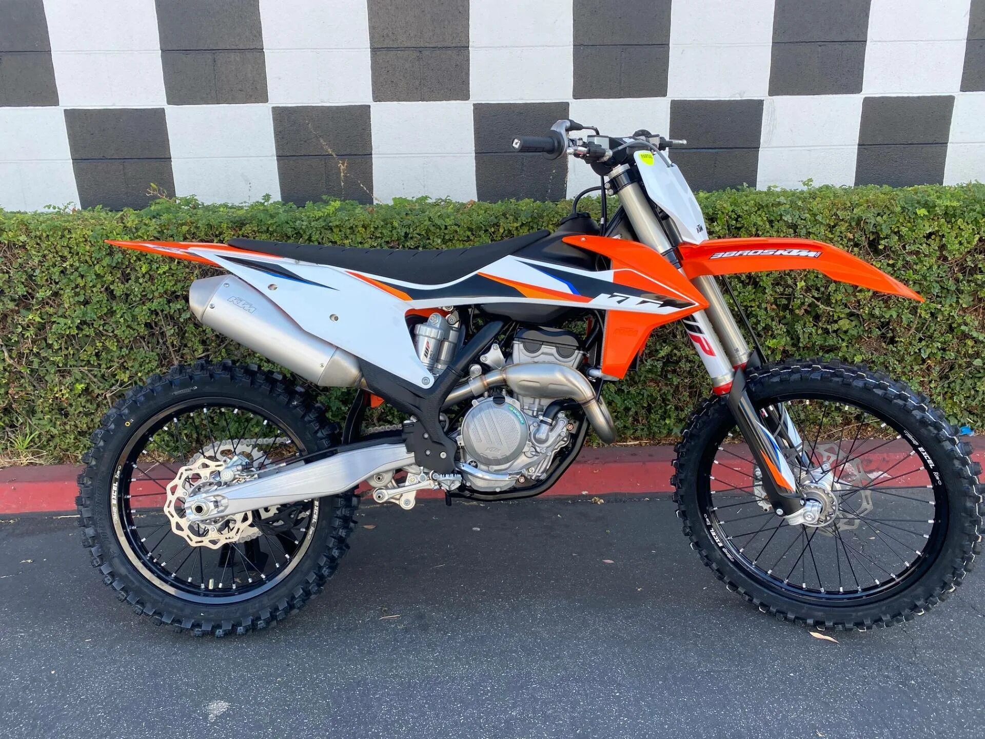 Ktm sx 250. КТМ SX 250. KTM 250 SX-F. КТМ SXF 250 2020. Эндуро КТМ 250 SX.