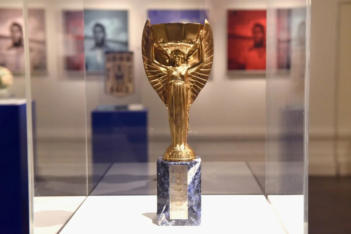 How many times the trophy light up