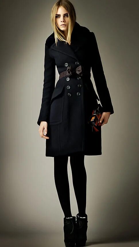 Черное приталенное пальто. Пальто burberry prorsum. черное пальто burberry prorsum. burberry prorsum пальто женские. черное пальто барбери.
