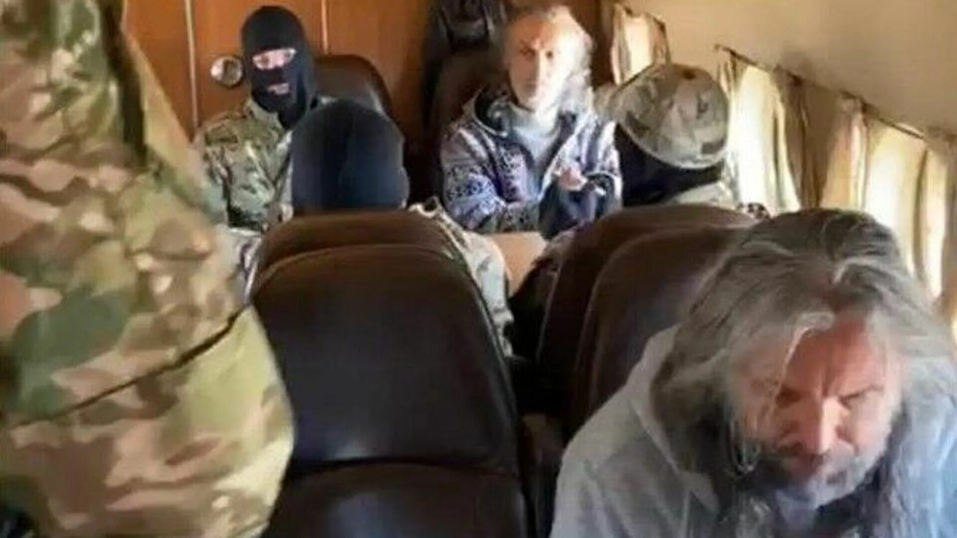 Тоталитарные секты. Секта старейшин. Религиозная секта. Виссарион секта картины. Адепты секты.