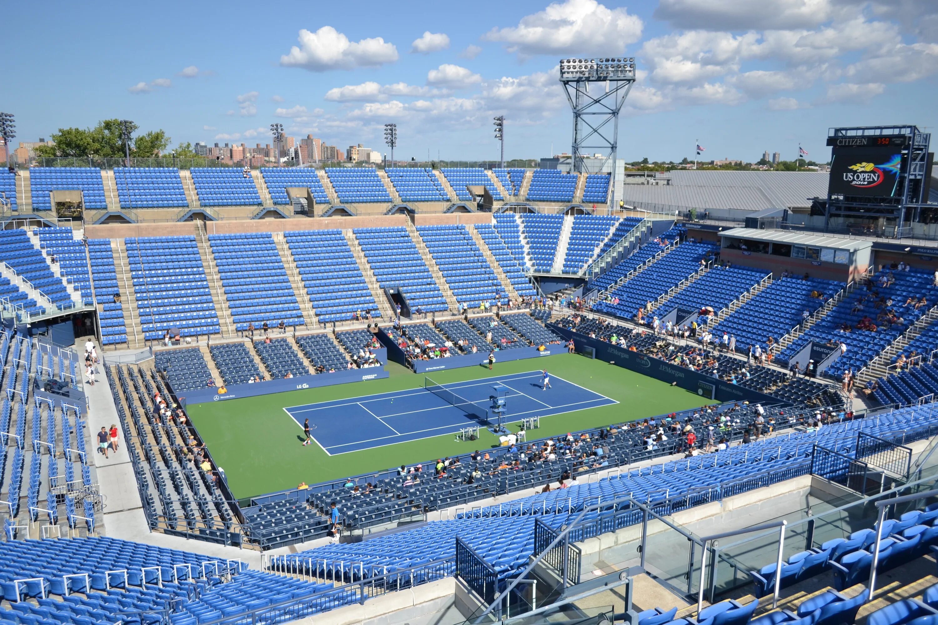 Теннисный стадион. Us open стадион. Луи Армстронг стадион. Корт теннис стадион. Опен Арена фото.