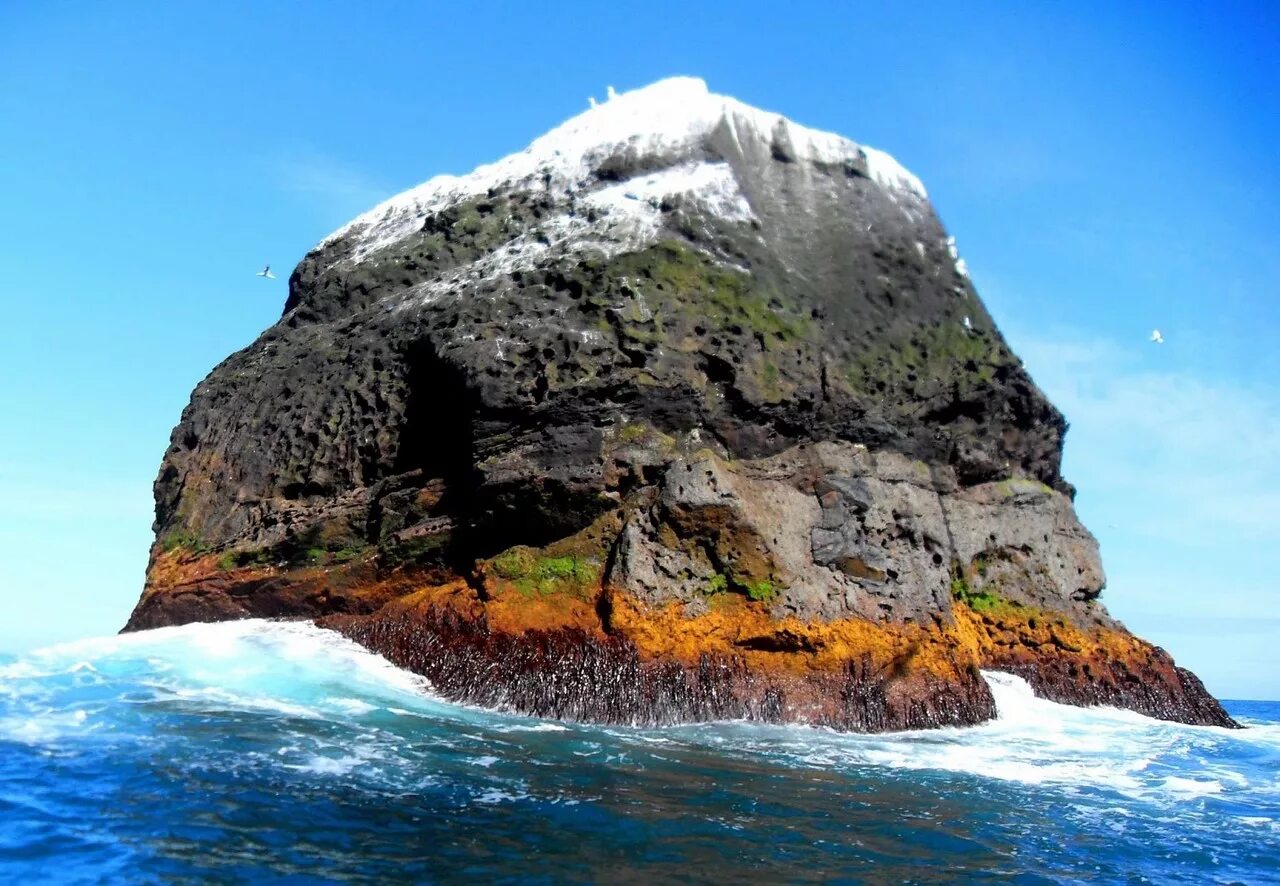 Джайант рок. Девилс-тауэр - башня дьявола. Чертова башня вайоминг. Острова лорд-хау и болс-пирамид. Скалы лос-органос канарские острова.