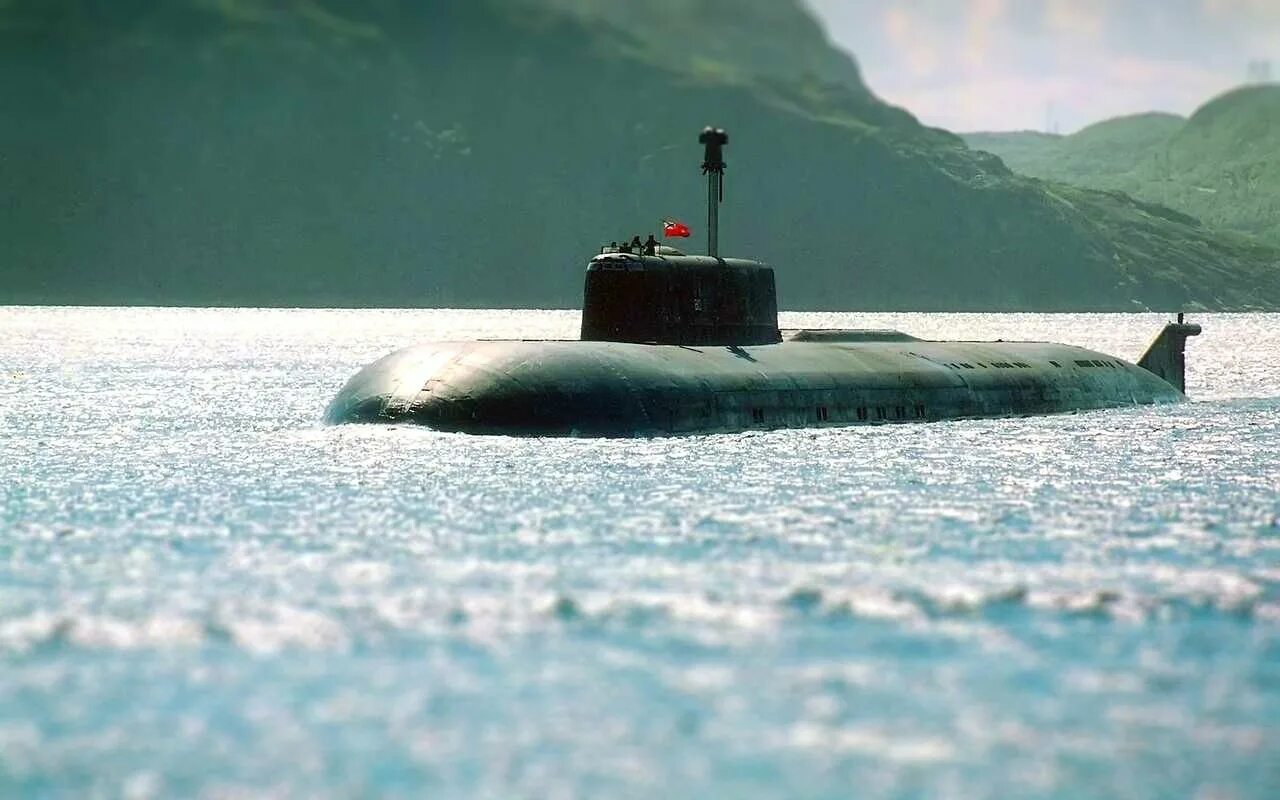 Про подводную лодку российский. Подводная лодка 636 варшавянка. Атомная подводная лодка северодвинск. Подводная лодка 667 бдрм екатеринбург. Атомная подводная лодка северного флота.