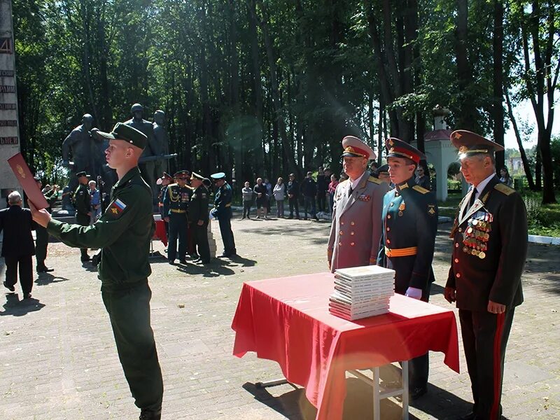 144 мотострелковый полк. 144 Гвардейская Ельнинская мотострелковая дивизия. 144 Мотострелковая дивизия Ельня. Командир 144 мсд.