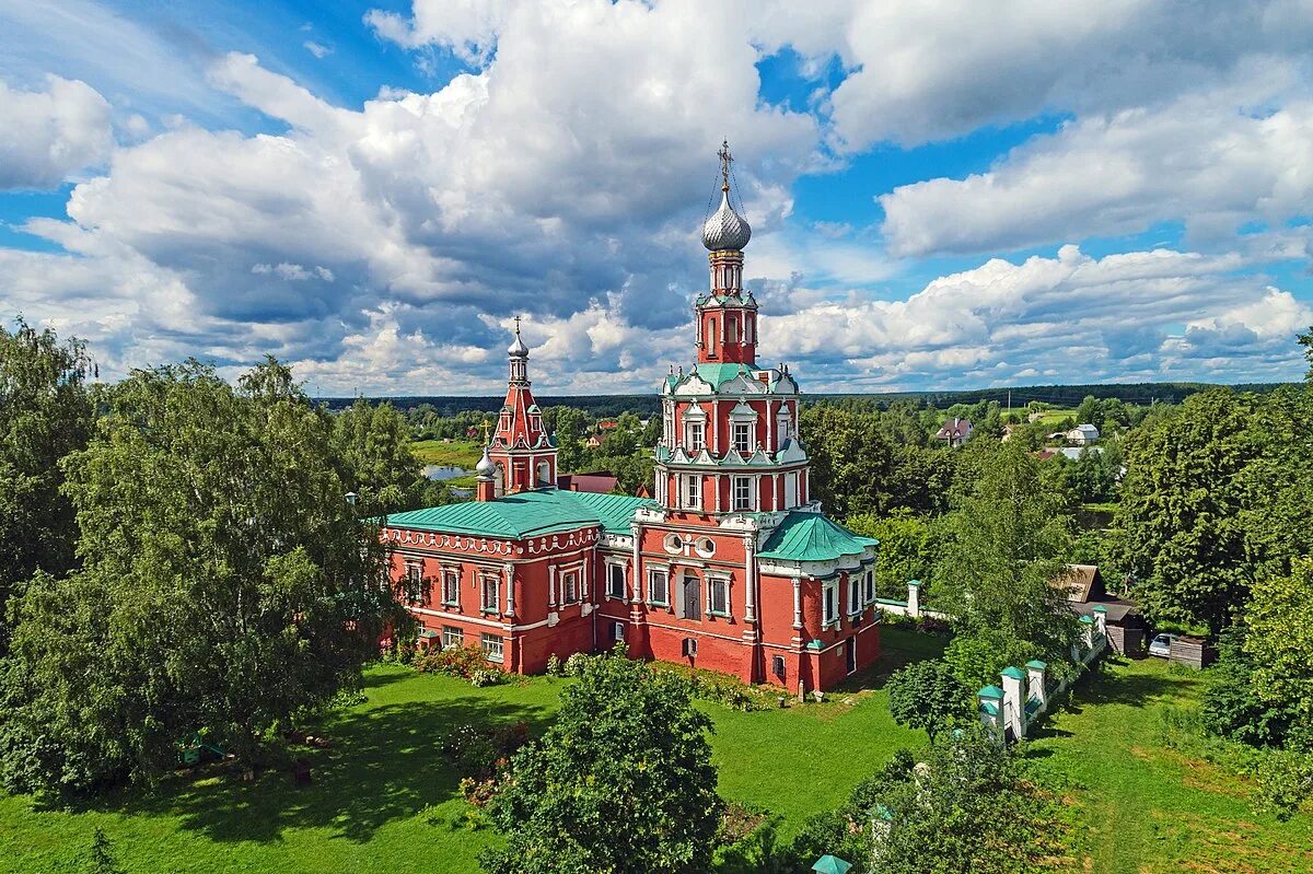 Софрино 2025. Смоленский храм софрино. храм смоленской иконы божией матери в софрино. церковь смоленской иконы богоматери в софрине. смоленская церковь в посёлке софрино..