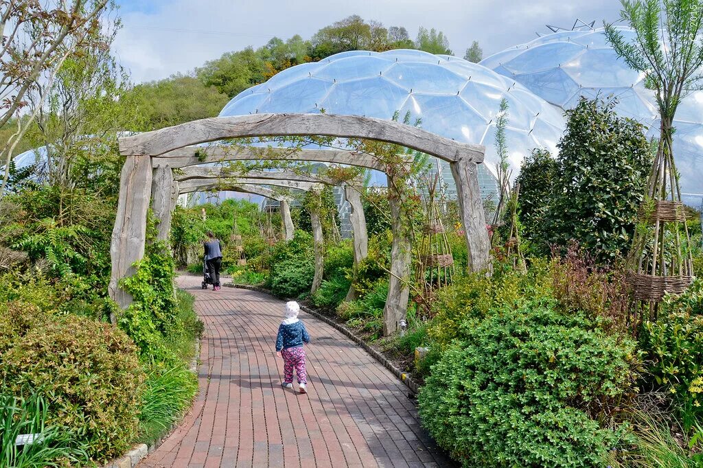 ботанический сад эдем в корнуолле великобритания. эдемский сад новосибирск. проект «эдем», корнуолл, великобритания. гелевая свеча № 2 "сады эдема". сады-эдема.