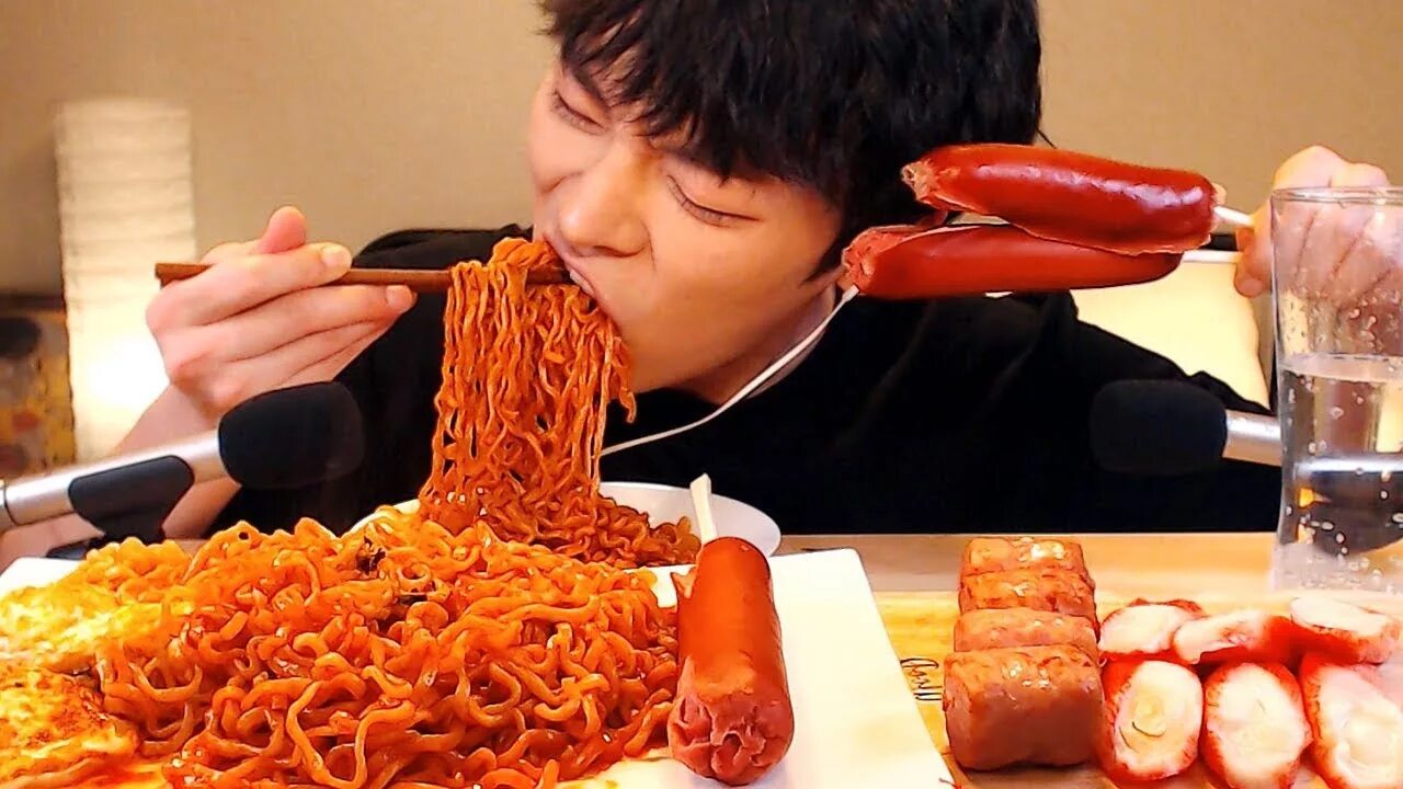 Николас Перри МУКБАНГ. Корейская острая еда МУКБАНГ. MUKBANG кореец. Мукбанг корея видео