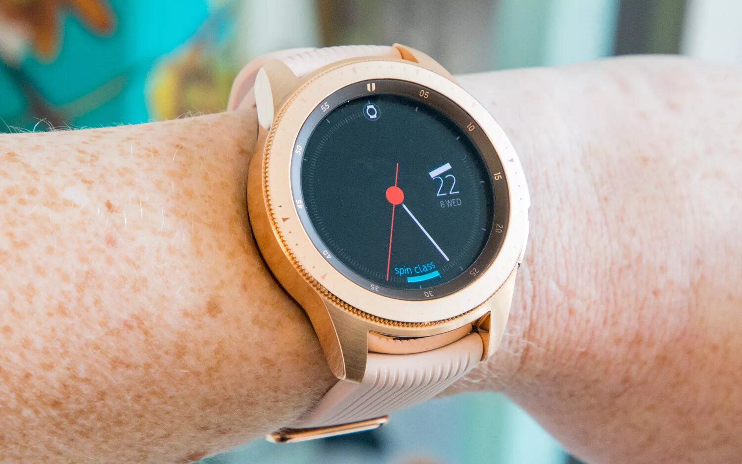 Samsung galaxy watch золото. Galaxy watch 42mm Rose Gold. Самсунг вотч 4. Samsung Galaxy watch 4 Rose Gold. Смарт-часы Samsung Galaxy watch4 Classic 42mm.