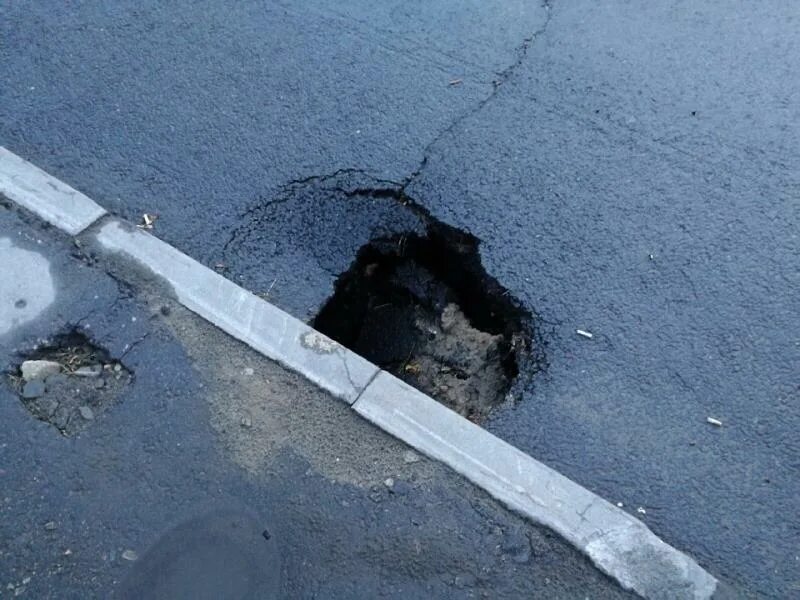 заплатки на асфальте. безопасность на водоемах обж 8 класс. как вытащить человека из полыньи. братск осиновка железнодорожная. памятка если провалился под лёд.