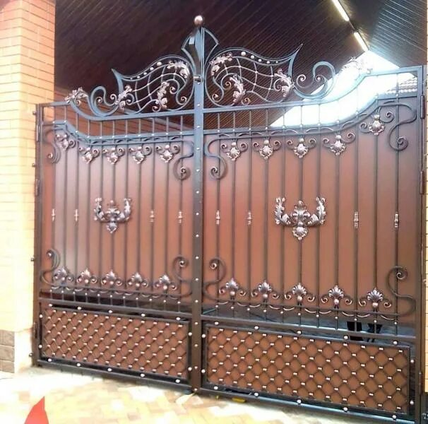 Красивые кованые ворота. Кованые ворота абзелиловский район деревня кушеево. Кованые ворота светлые. Кованые ворота бураево. Кованная ворота кузница.