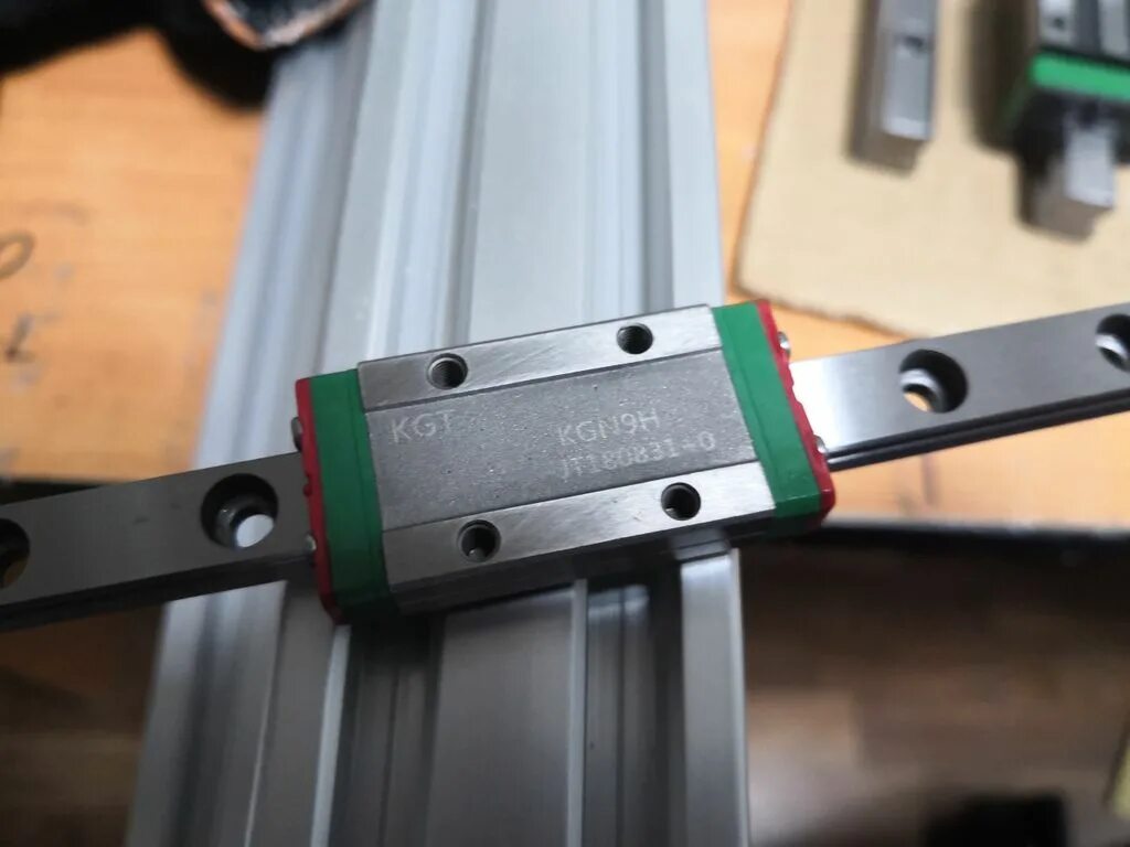 Направляющая двигателя