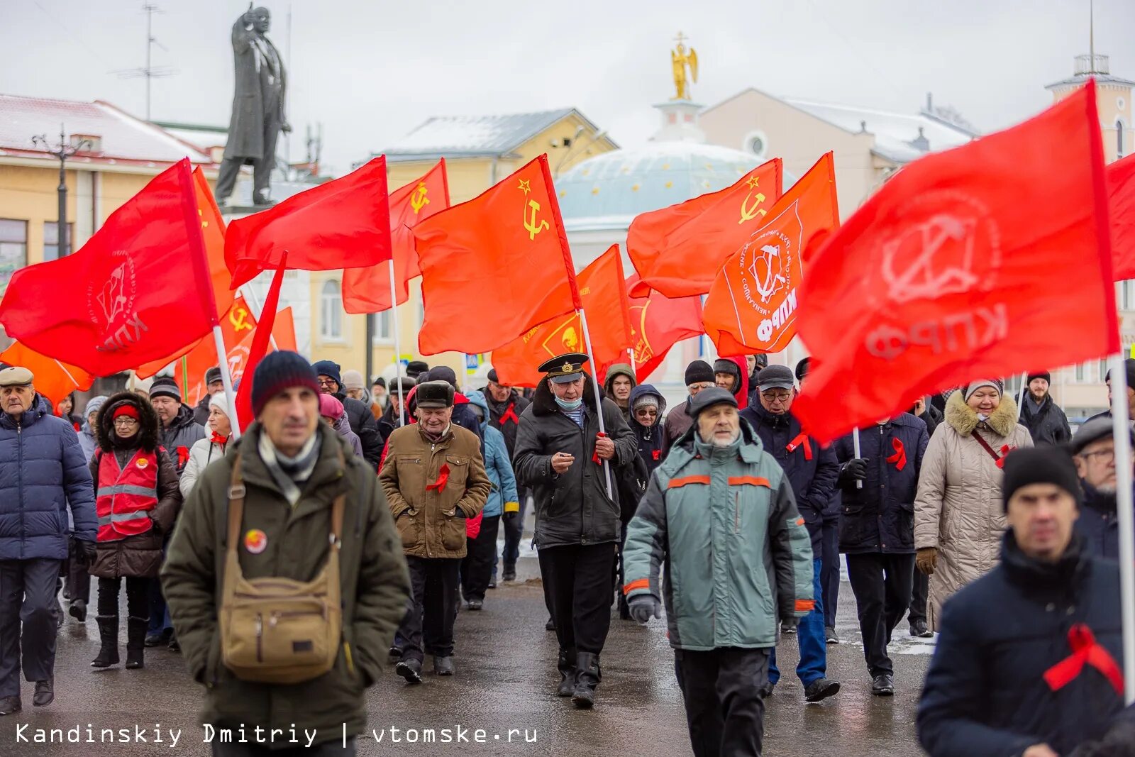 Шествие коммунистов. Парад Октябрьской революции. Демонстрация 7 ноября. Шествии Октябрьской революции. 7 ноября 2024 года