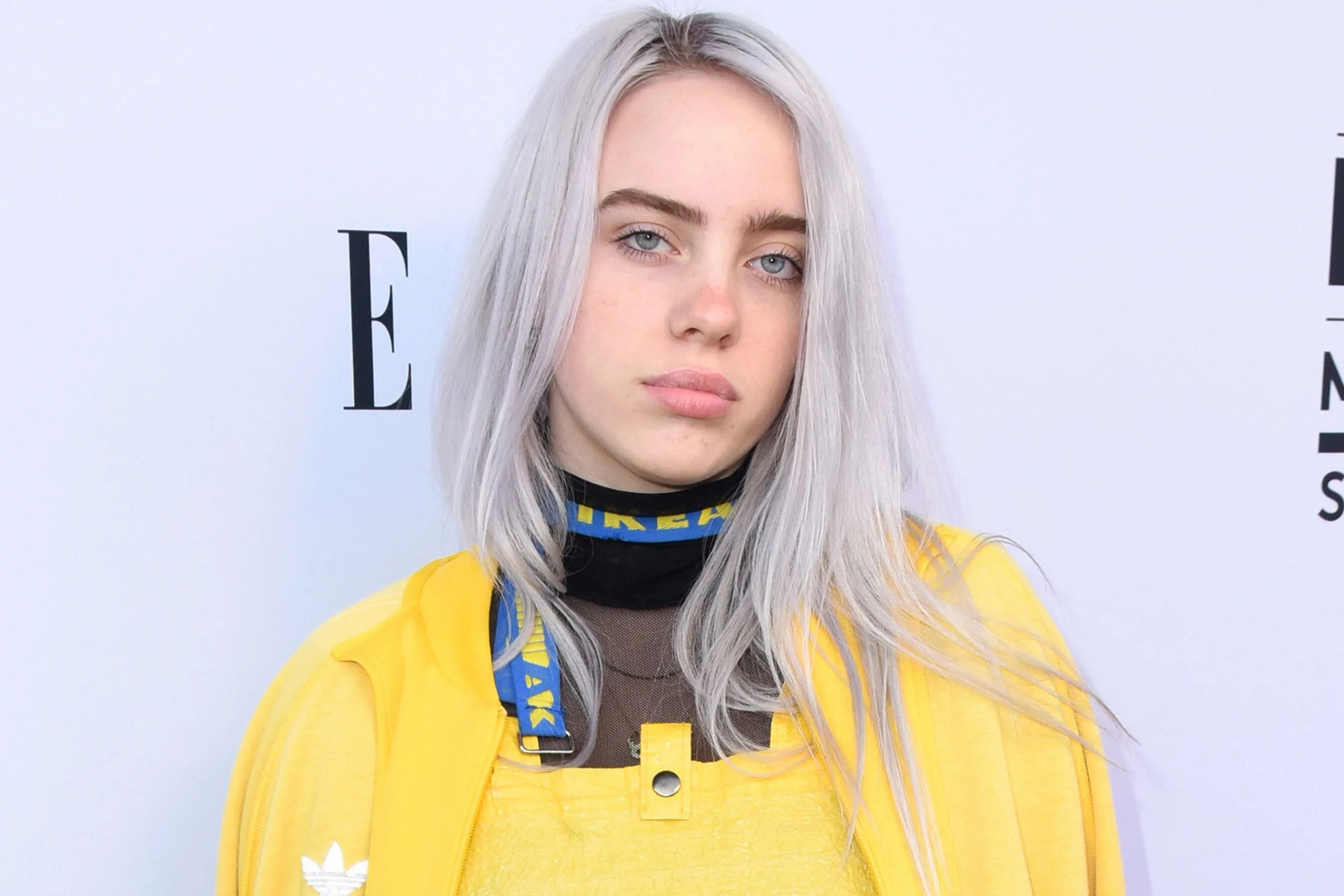 Billie eilish over. Belle Eilish. Певица Билли Айлиш. Билли Айлиш 2023. Билли Айлиш в 17.