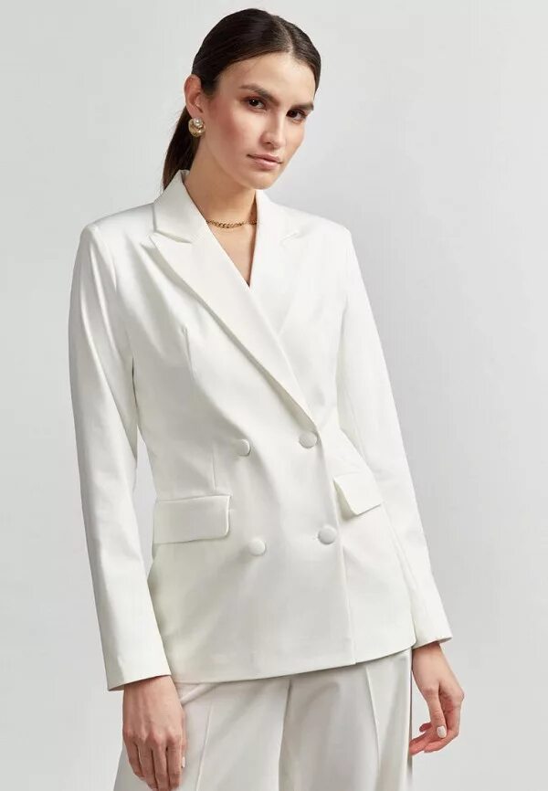 Комплект домашней одежды. Мужская одежда. Стильная одежда для девушек. Бутики виктории бекхэм. Красивый магазин одежды.