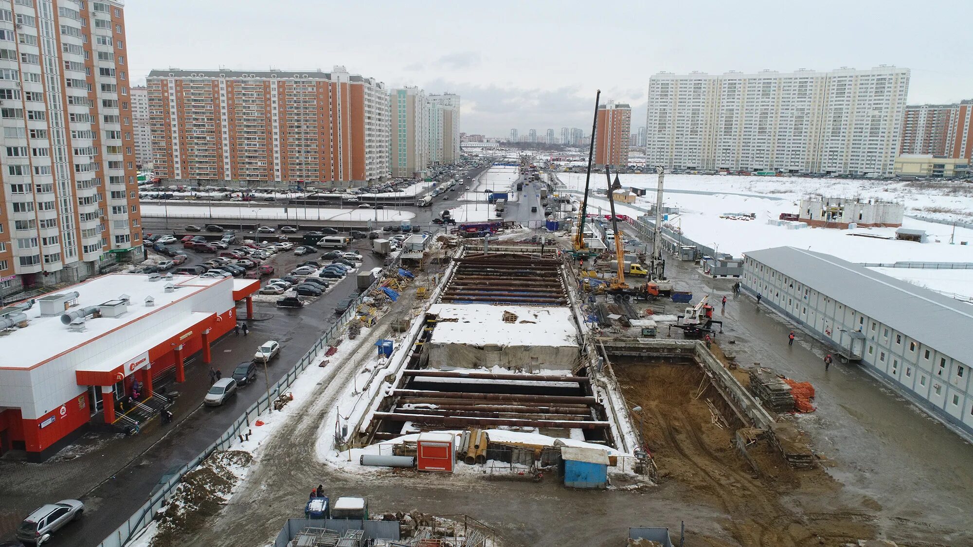Метро некрасовка магазины. Тц город некрасовка. станция лухмановская. некрасовка (станция метро). некрасовка лухмановская.