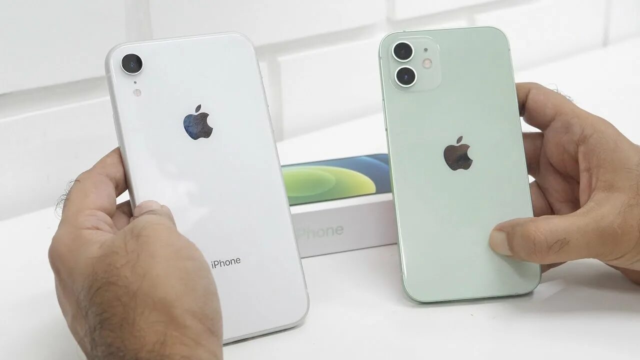 Iphone xr в корпусе iphone 11. Iphone 12 vs xr. iphone 12 vs iphone xr. iphone 12 mini iphone xr. айфон 6s 2025.