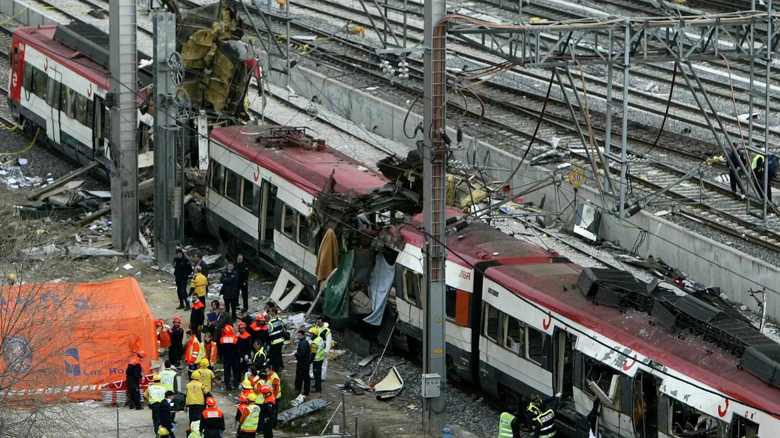 Март 2004 года. Вокзал аточа в мадриде теракт. теракты в мадриде 11.03.2004.