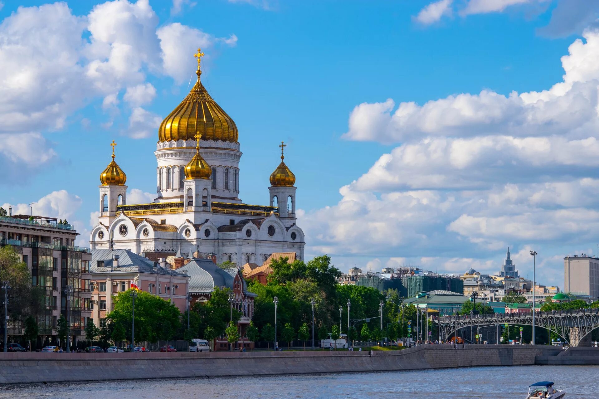Храм христа спасителя в каком городе находится. Храм христа спасителя. храмхриста спаситедя в млскве. московский храм христа спасителя. храм христа́ спаси́теля в москве.