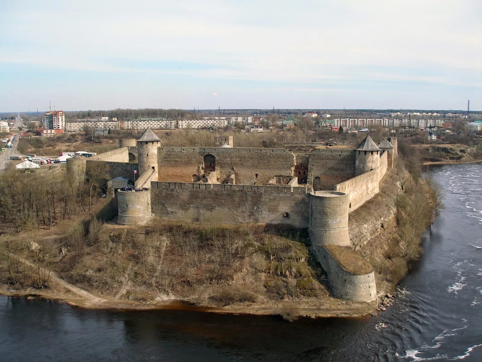 Крепость мировой. Ивангородская крепость в ивангороде. кингисепп ивангородская крепость. ивангород 1492. ивангородская крепость. ленинградская обл., г. ивангород.