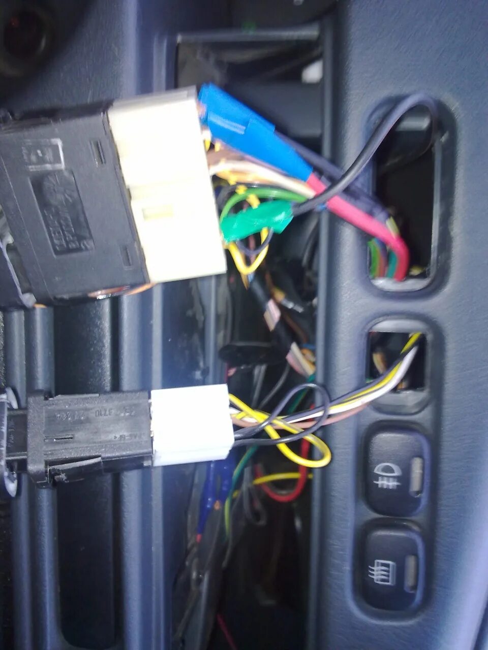 Подключить туманки ваз 2114. Розово черный провод на противотуманные фары ваз. Без габаритов. Птф без габаритов ваз 2110. Желтые диодные лампы габариты рено логан 1.