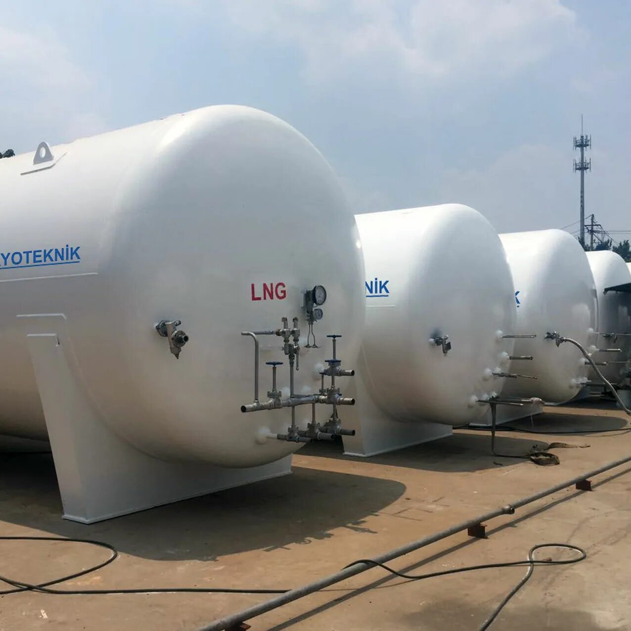 Резервуарный парк спг. Изотермический резервуар спг 10000 м3. Ямал спг резервуары. Резервуар спг. Ямал спг резервуары сгущенки.