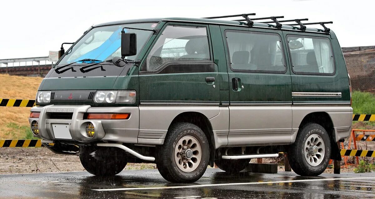 Mitsubishi Delica Star Wagon. Мицубиси Делика 2 поколение. Митсубиси Делика l300. Mitsubishi Delica 4wd. Delica продажа