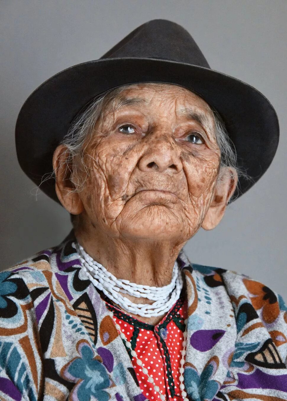 Самого старшего человека. Долгожители 100 лет. Женщины долгожители. Столетняя женщина. 100 Летние долгожители.