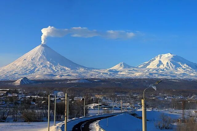 Петропавловск-Камчатский Ключевская сопка. Ключевская сопка Авачинский вулкан. Петропавловск-Камчатский Авачинский вулкан. Елизово вулкан.