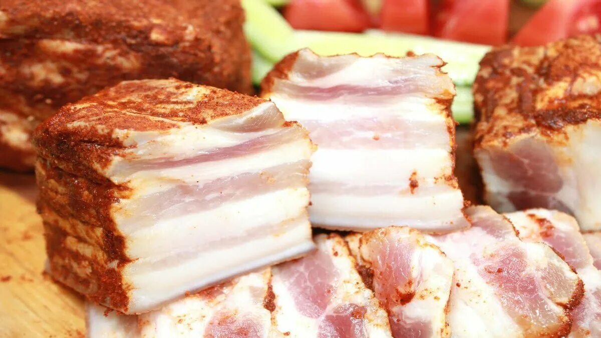 Как быстро и вкусно засолить грудинку свиную