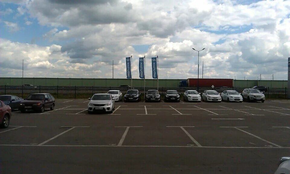 Хендай ринг авто. Улица 50 лет нлмк липецк. Автосалон хендай воронеж московский проспект. Ринг авто хендай изыскателей. Хендай ринг авто.